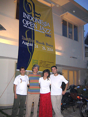 Indonésia, May 2004